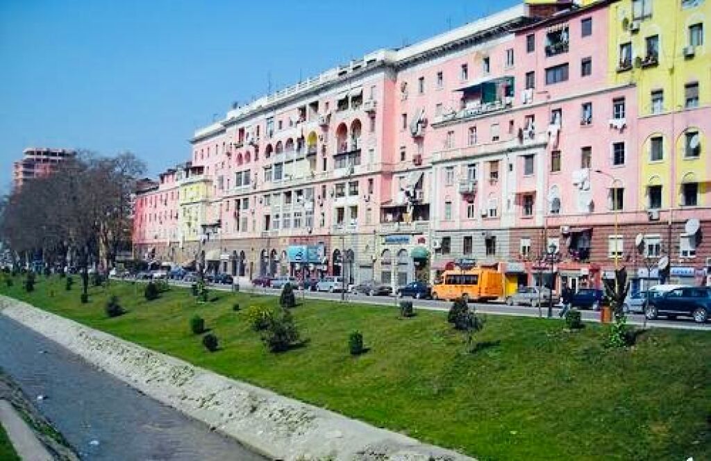 400 M2 OPEN SPACE PREMISES FOR RENT VERY CLOSE TO THE CENTER