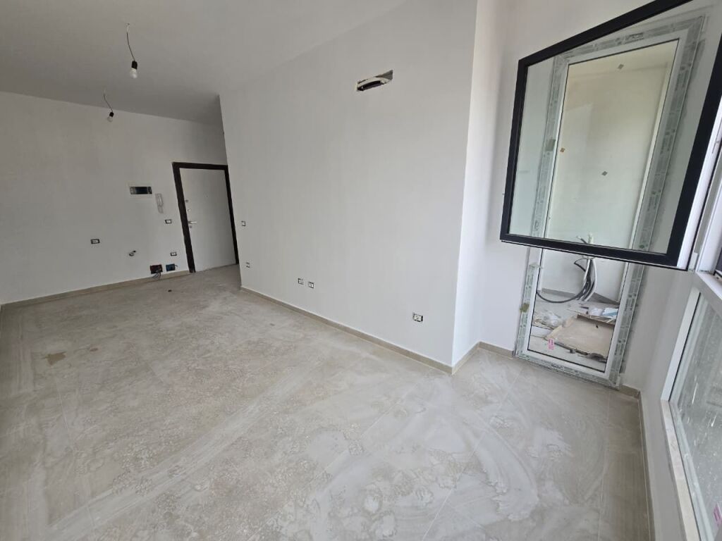 Apartament 1+1 ne Shitje prane Fushes ne Ali Dem