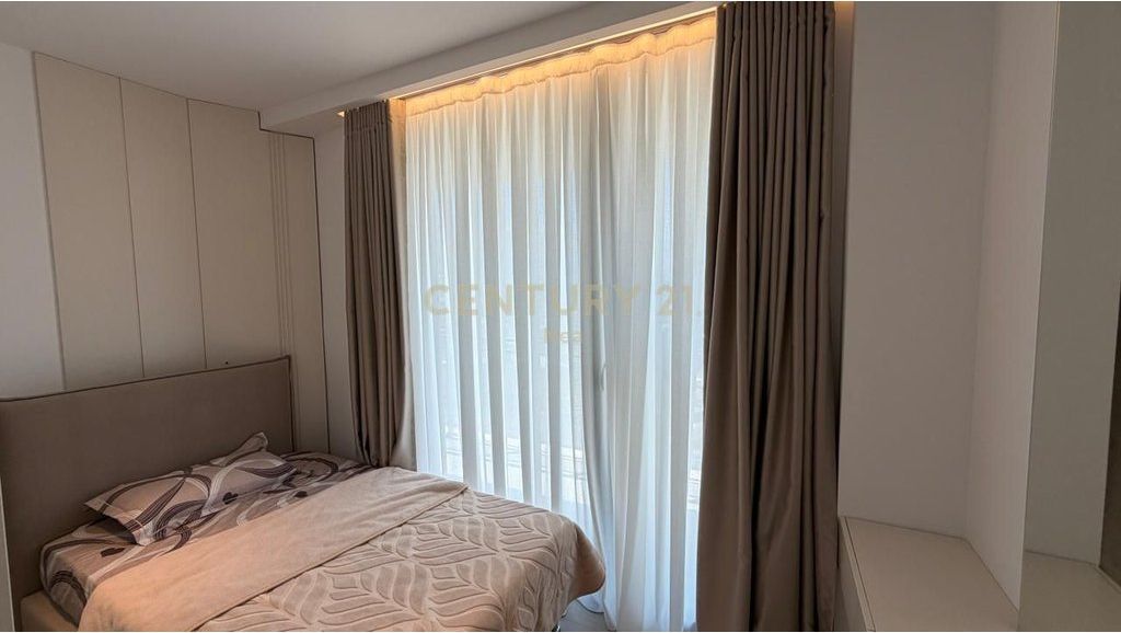 SUPER APARTAMENT LUKSOZ 2+1+ POST PARKIMI ME QIRA TE GOLDEN TOWER