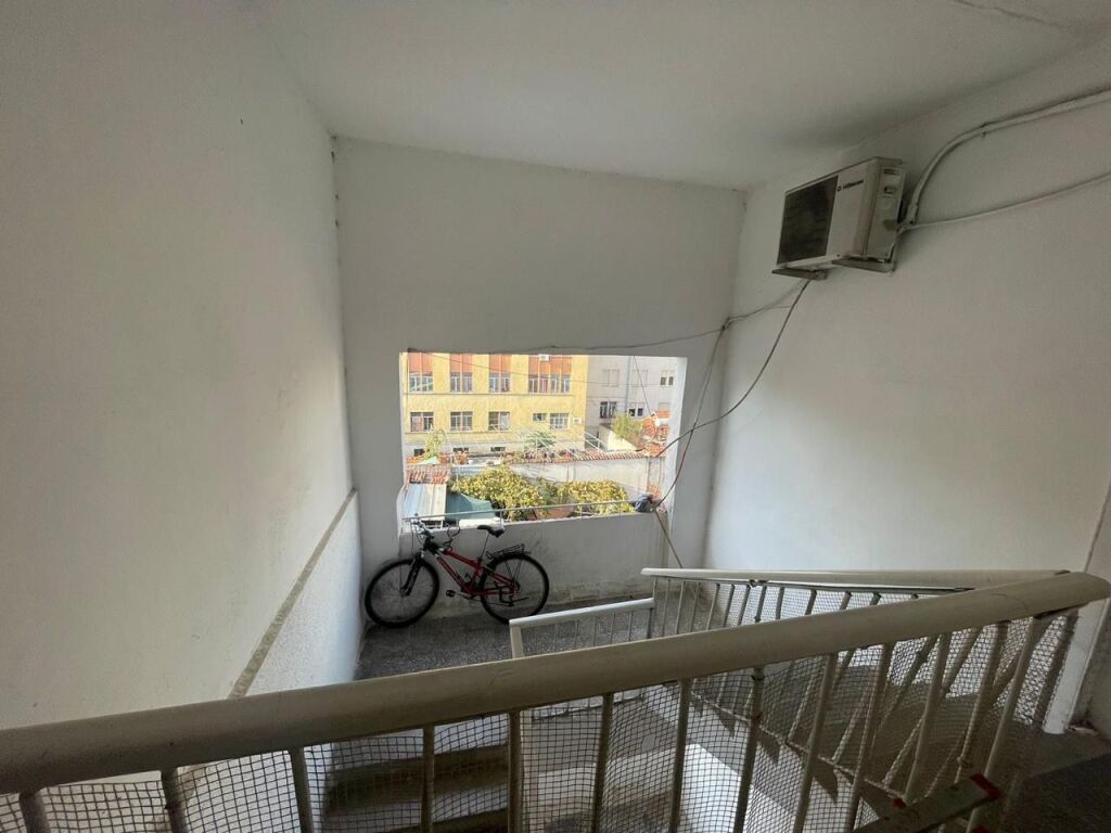2+1, 5th floor without elevator, pediatrics Qsut, 450 thousand lek