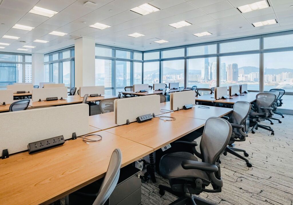 400 M2 OPEN SPACE PREMISES FOR RENT VERY CLOSE TO THE CENTER