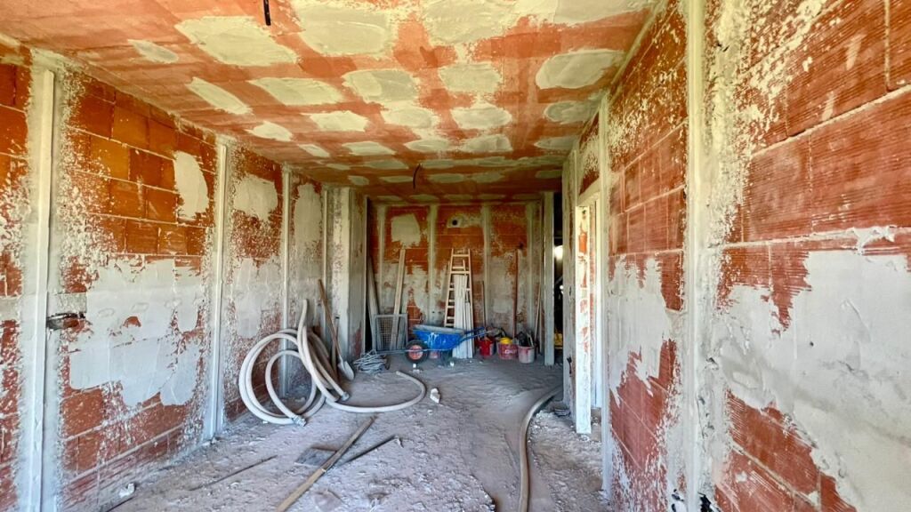 FOR SALE: 1+1📍Paskuqan (Aluna Complex) - Full Sun Orientation🌞 - 88,600€ - Area 71m² - Floor 6 || 10 minutes away from Tirana City Center🏃🏻‍♂️