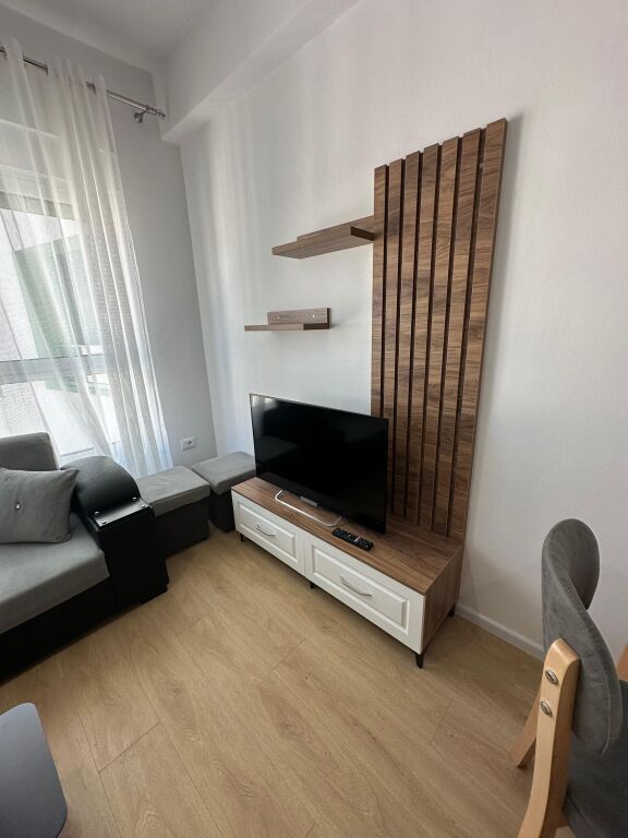 Appartamento in affitto 1+1 Residenza Kadiu Ali Demi 45.000 lek