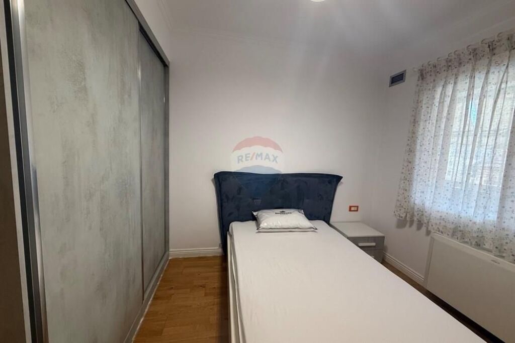 Apartament modern 3+1+2 me 2 poste parkimi komuna e parisit