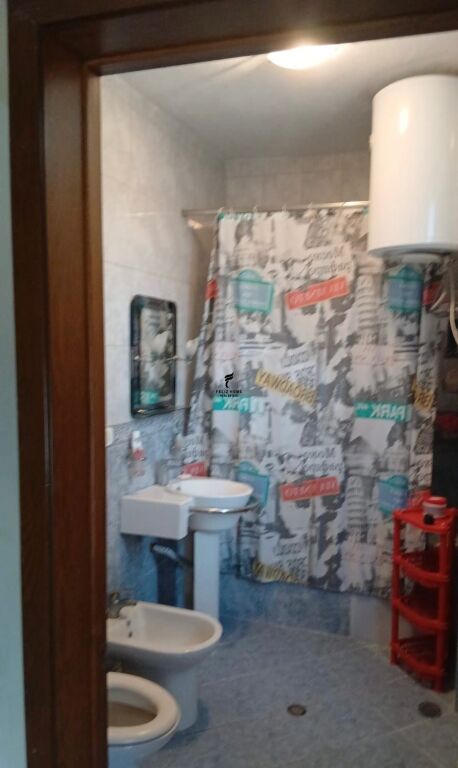 UFFICIO IN AFFITTO 120M2 CENTRO 120.000 LEKE FH-71006