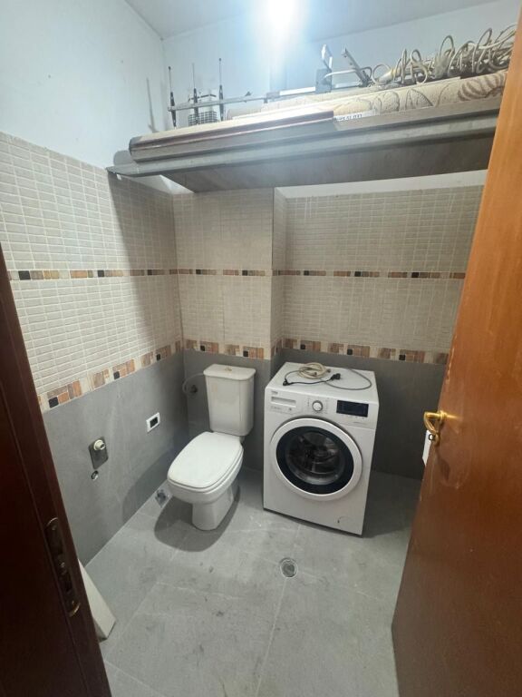 Apartment 2+1+2 for rent near Komuna e Parisit close to the Garden
