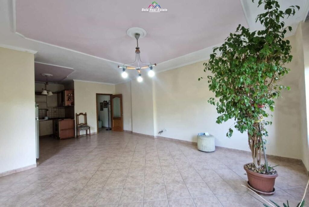 Ufficio in Affitto presso l'ex Esposizione (ID BZ2924) Tirana