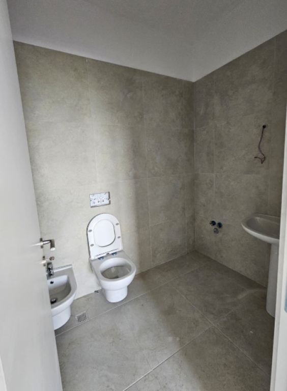 🏢 APPARTAMENTO 2+1+2 IN AFFITTO – LAGO ASCIUTTO (ADATTO PER UFFICI)