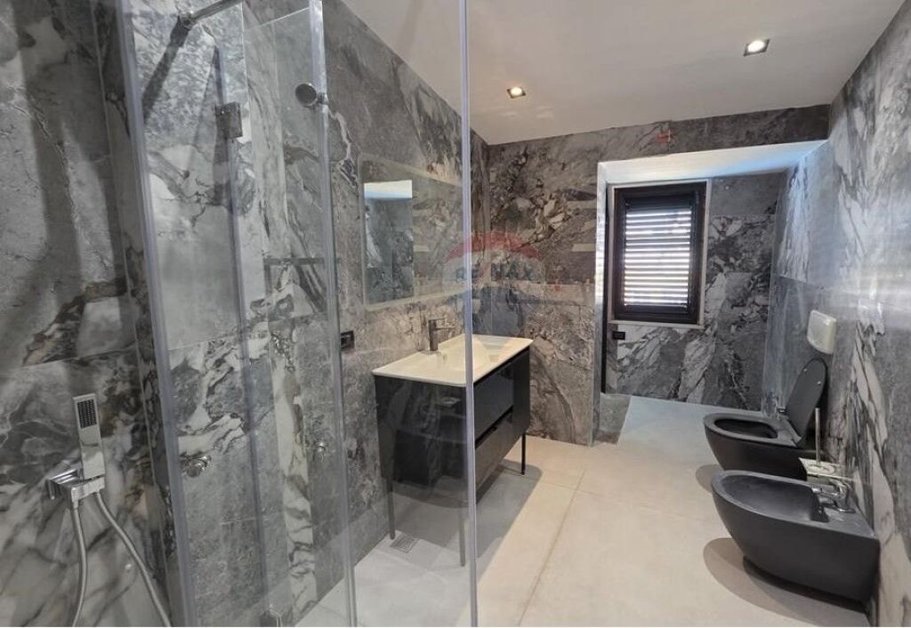PENTHOUSE FOR SALE AT THE LAKE ID: 530281026-1281
