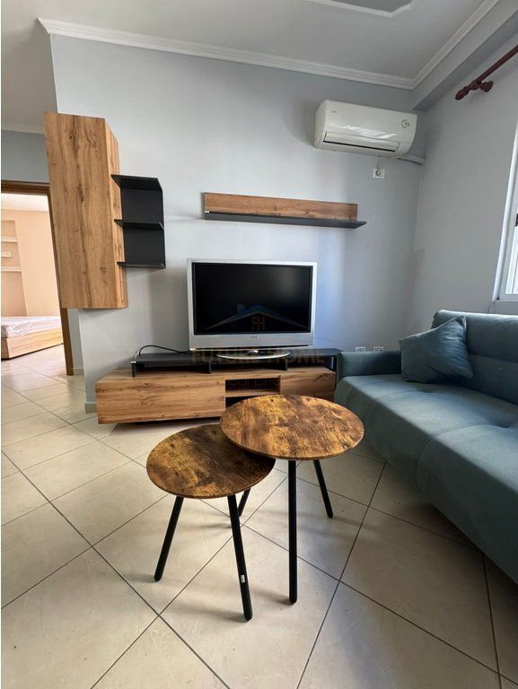 Affitto, Appartamento 2+1, Rruga Riza Cerova, Tirana.