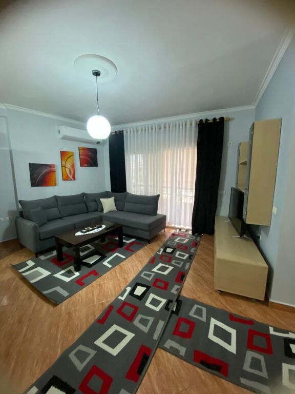 Jepet me qira apartament 2+1 tek 2 Palmat