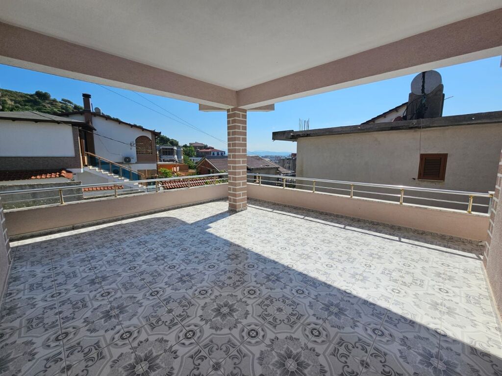 HOUSE FOR RENT AT CEZMA E FERRES