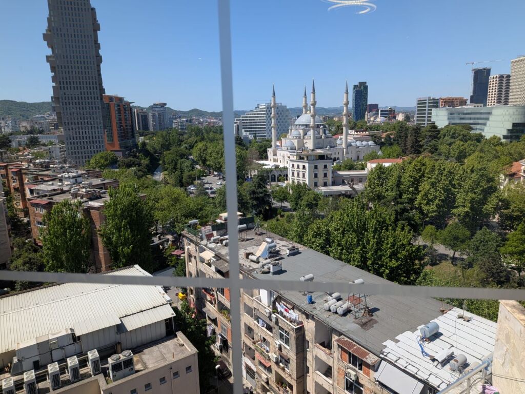 Jepet me Qera Apartament 1+1📍shkolla e Baletit, rruga e Elbasanit