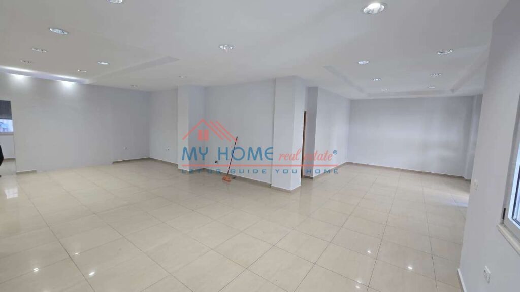 Office for rent on Rruga e Dibres near Kompleksi Halili in Tirana