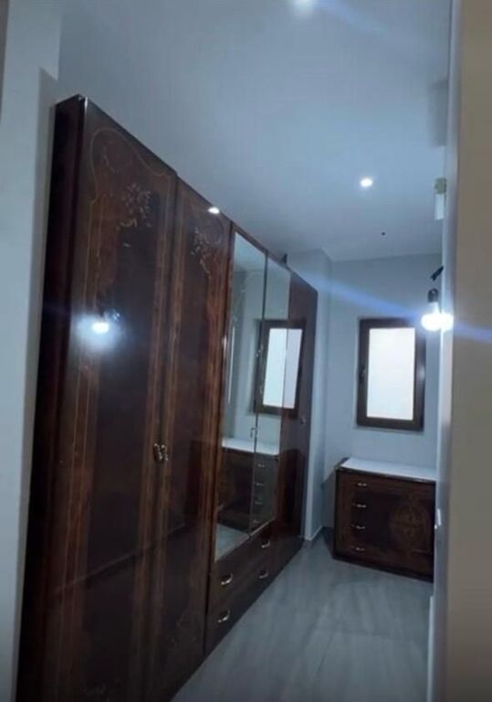 Qera garsoniere 📍Yzberisht  Kati 3 (pjese vile) Cmimi 35.000 leke/muaj