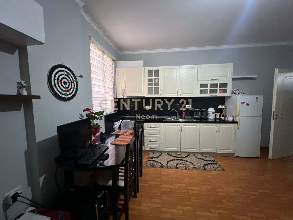 2+1 apartment for sale in the Siri Kodrës area.
