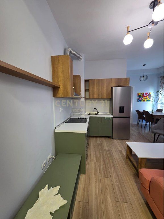 Apartament 1+1 me Qira tek Kompleksi Mangalem!