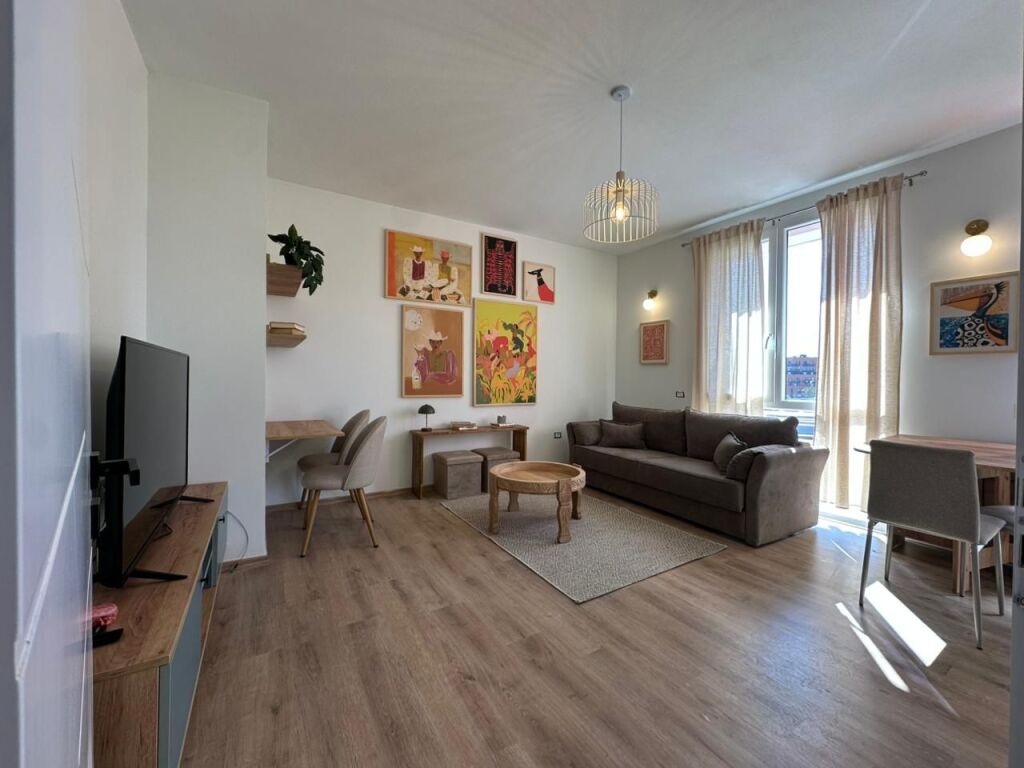 APARTAMENT 1+1 PER QIRA PRANE  PARKIM PRANE FARMACISE NR 10!
