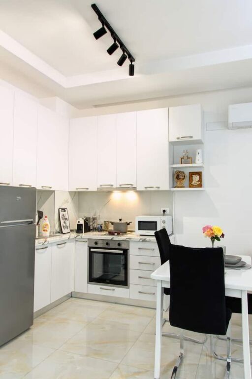 Tiranë, jap me qera apartament 1+1+BLK (SIRI2)