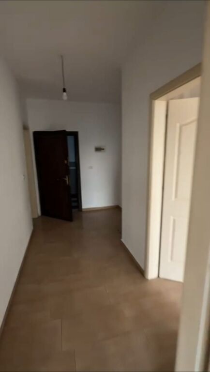 APPARTAMENTO 1+1. 40000 LEKE. EX PARCO AUTOBUS