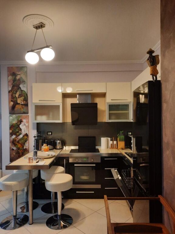 Kodra Diellit, affittasi appartamento 2+1! 500 Euro