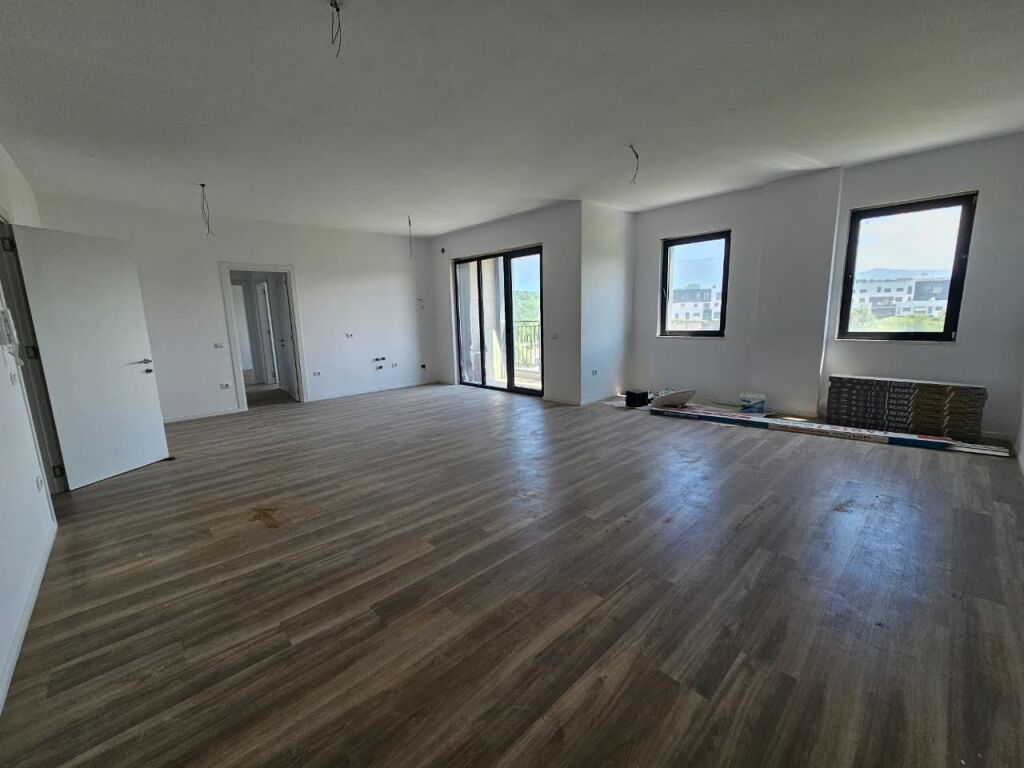 🏢 Appartamento 2+1+2 in Affitto per Uffici – Lago Secco