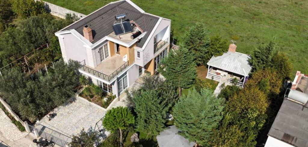 VENDESI SUPER VILLA IN VENDITA