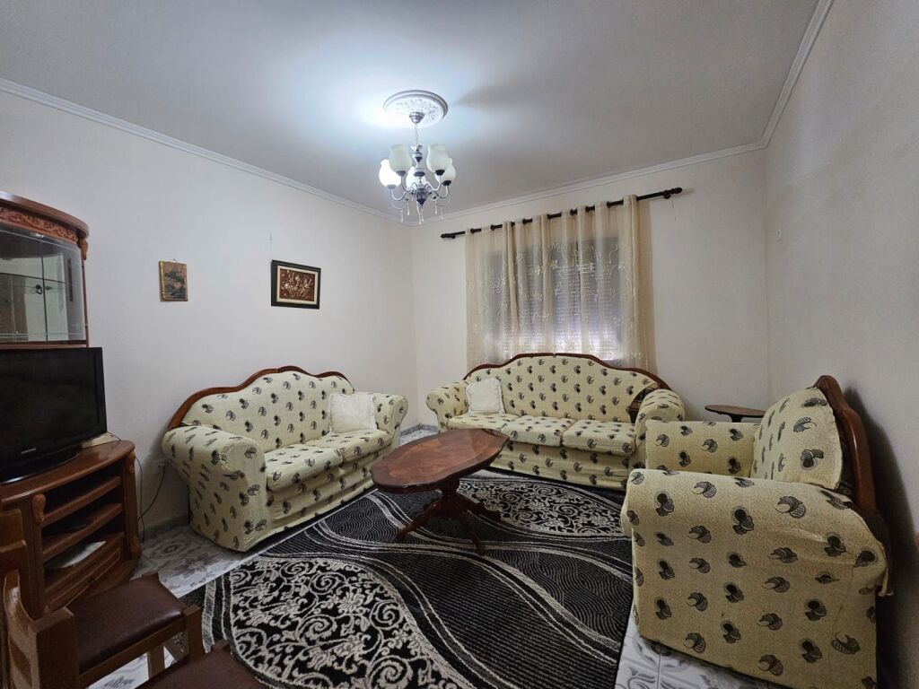 HOUSE FOR RENT AT CEZMA E FERRES