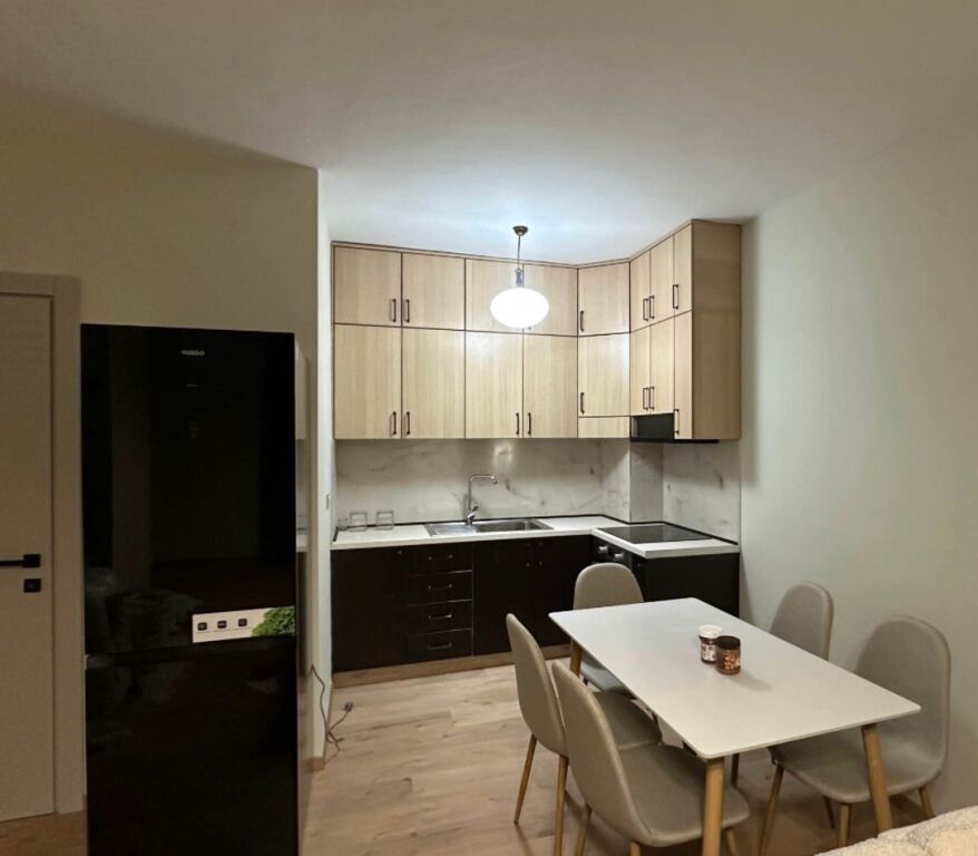 🏡 Jepet me Qira Apartament 2+1+2 – Astir, pranë Hotel Granda