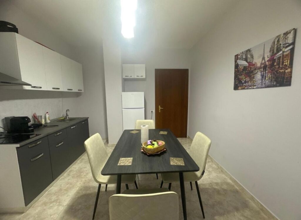 Jepet me qera apartament 2+1+2 ne Bllok