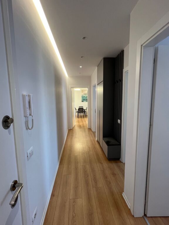 Apartment for Rent + Parking Spot on 5 Maj Street.