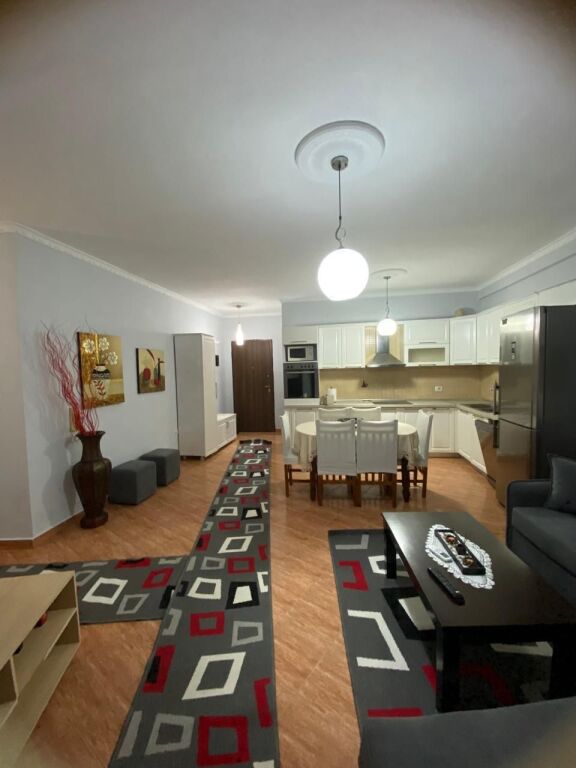 Jepet me qira apartament 2+1 tek 2 Palmat