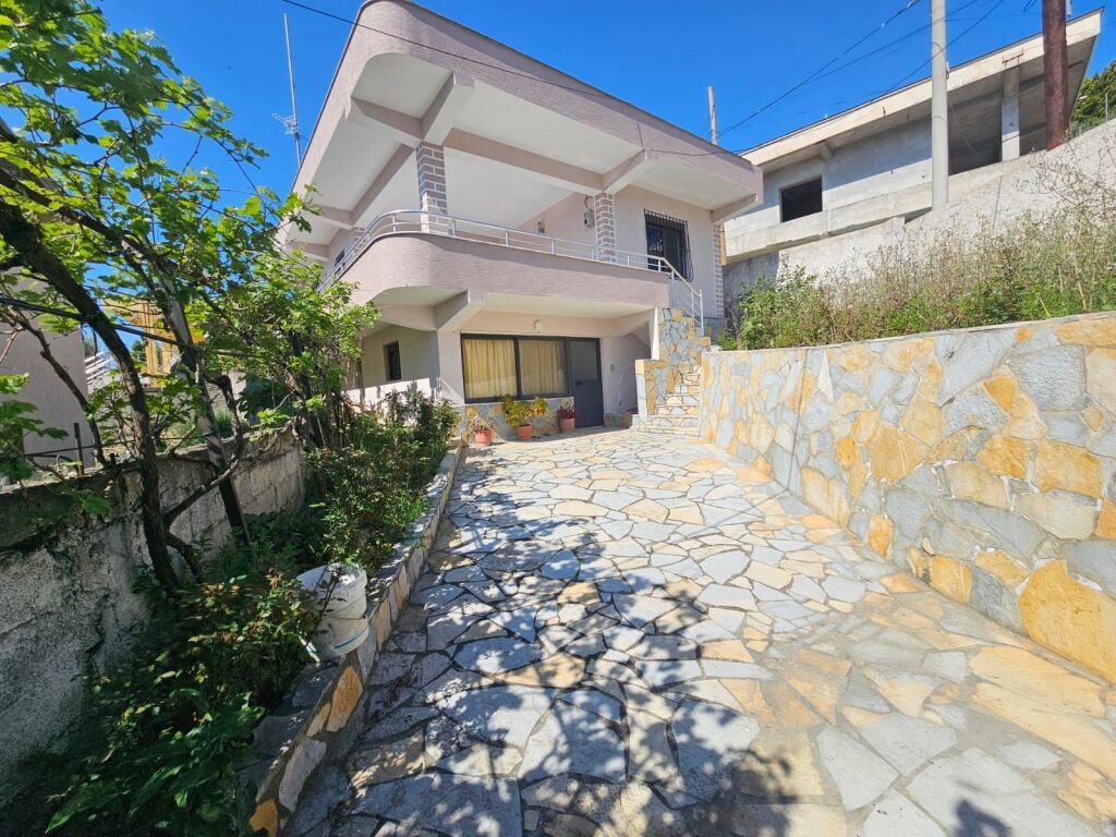 HOUSE FOR RENT AT CEZMA E FERRES