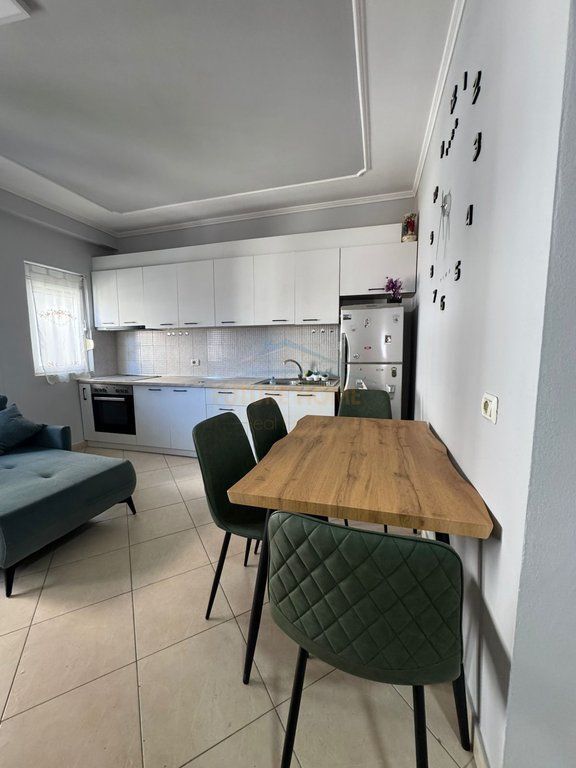 Affitto, Appartamento 2+1, Rruga Riza Cerova, Tirana.