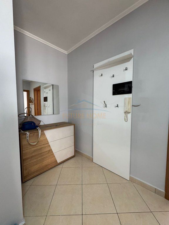 Affitto, Appartamento 2+1, Rruga Riza Cerova, Tirana.