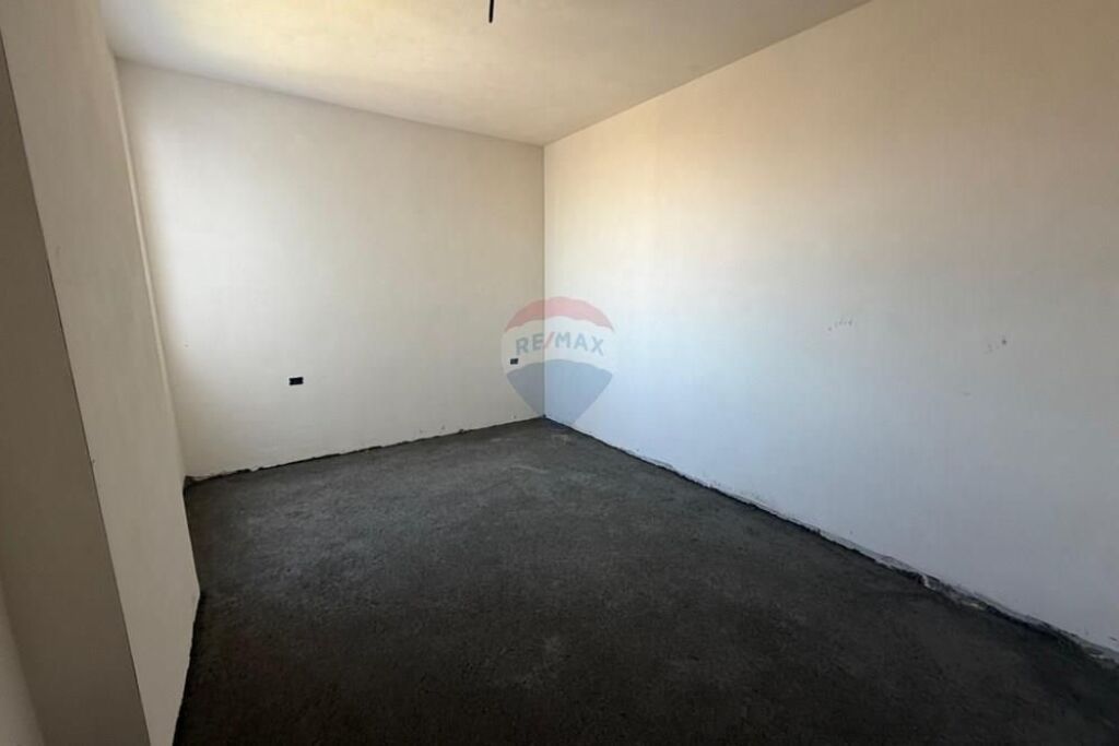 Shitet Apartament 3+1+ballkon ne Kamez