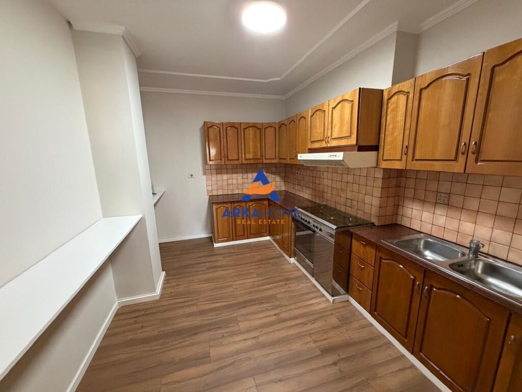 UFFICIO IN AFFITTO 179M2 "PIAZZA WILLSON" 1800 EURO