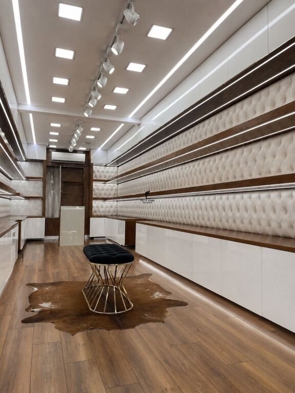 SHOP FOR RENT 50 M2 MYSLYM SHYR 240,000 LEKE FH-71230