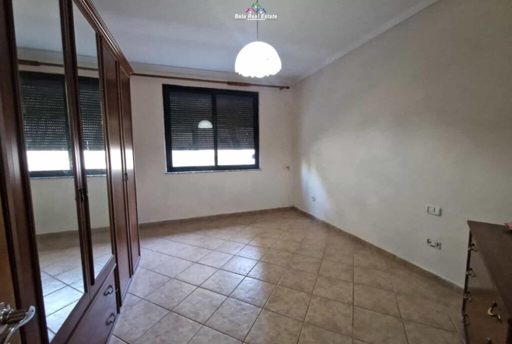 Ufficio in Affitto presso l'ex Esposizione (ID BZ2924) Tirana