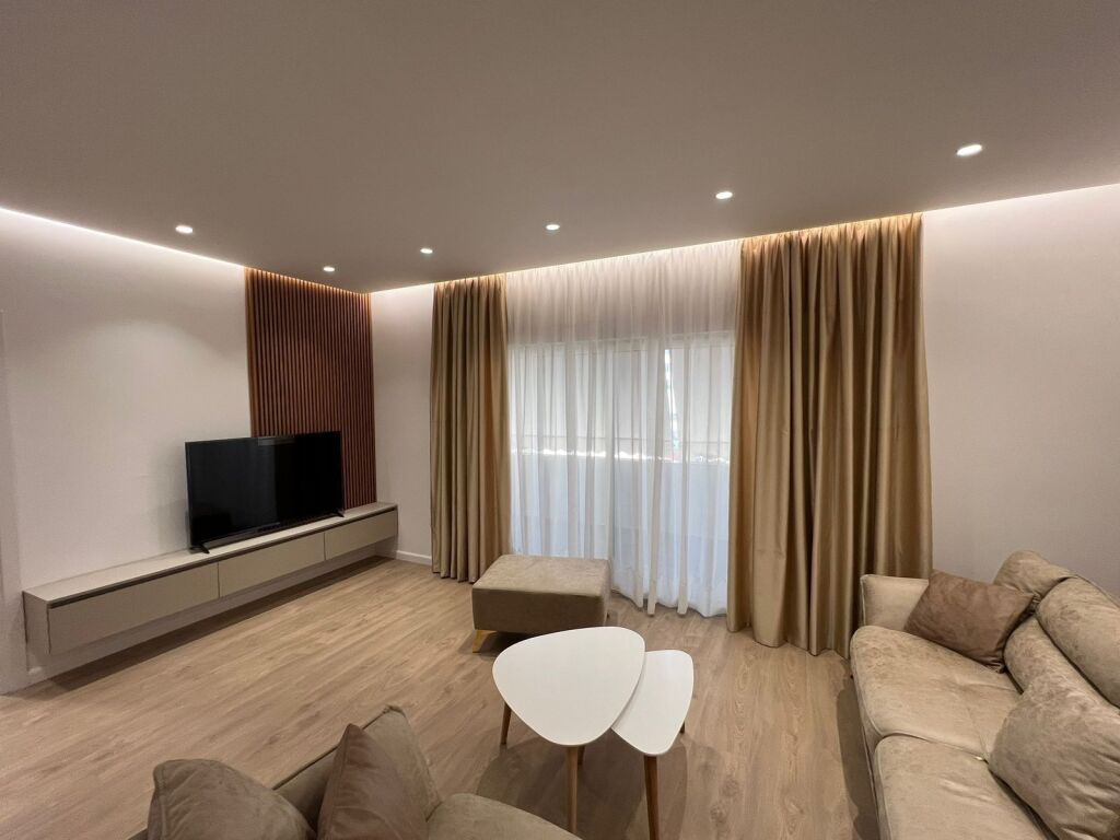 Apartament 2+1+2 per qera Zogu I zi !