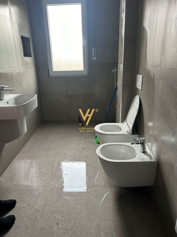 JEPET APARTAMENT 2+1+BLK ME QERA TE BULEVARDI I RI 50.000 LEKE