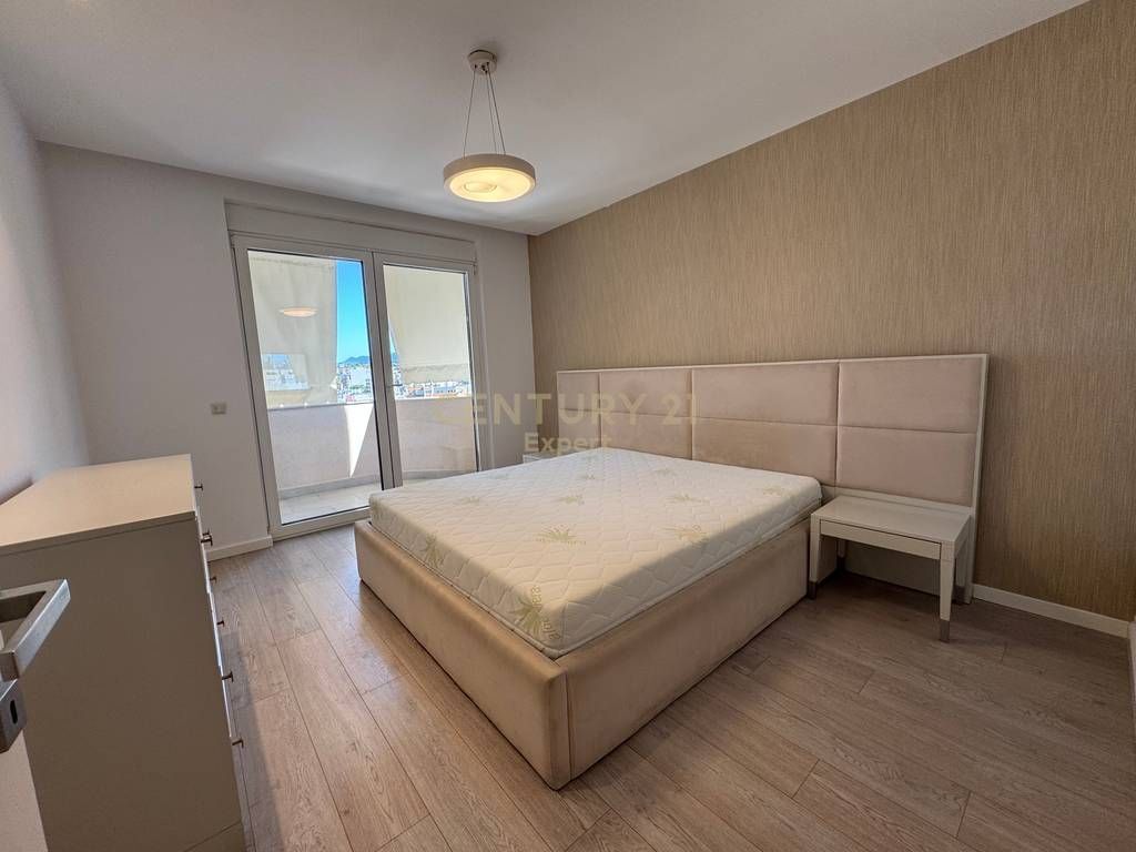 AFFITTASI APPARTAMENTO 2+1+2 VICINO ALLA SCUOLA DI BALLETTO