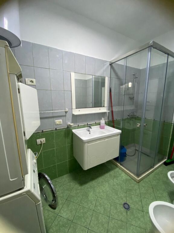 Jepet me qira apartament 2+1 tek 2 Palmat