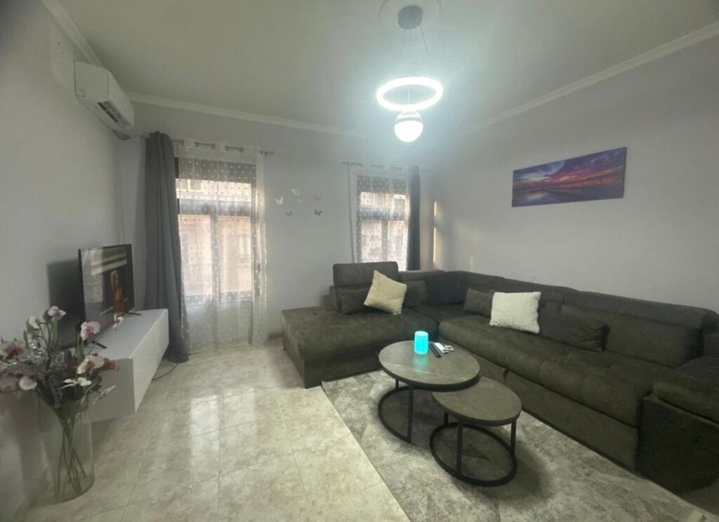 Jepet me qera apartament 2+1+2 ne Bllok