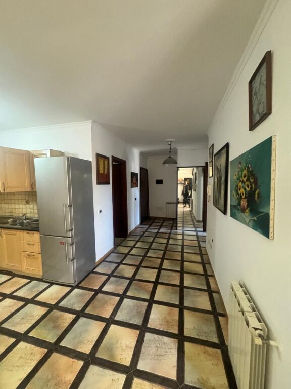 Apartment 2+1+2 for rent near Komuna e Parisit close to the Garden
