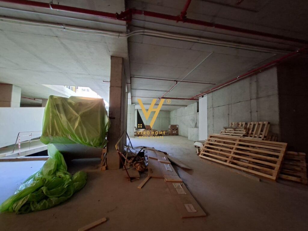 LOCALE COMMERCIALE IN VENDITA 1.100 M2 IN CENTRO 495.000 EURO