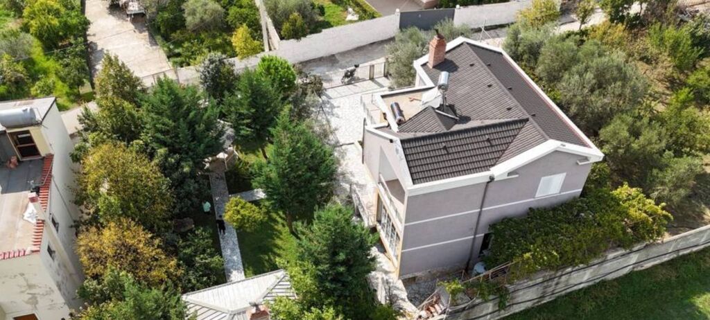 VENDESI SUPER VILLA IN VENDITA