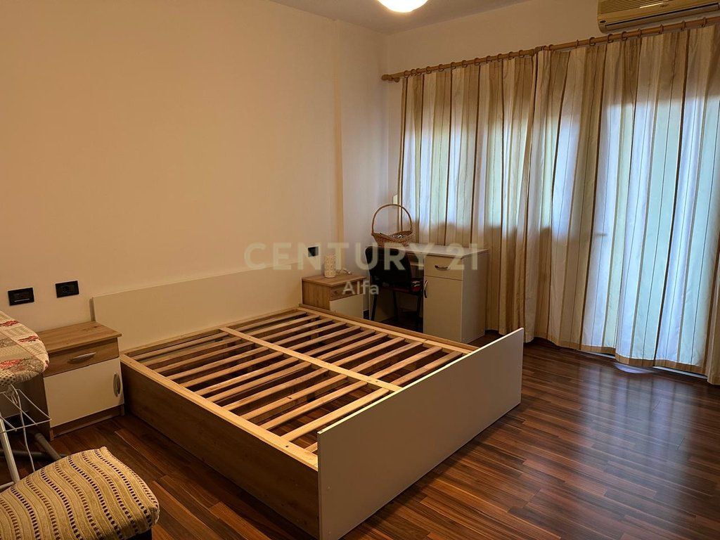 JEPET PER QIRA, APARTAMENT 2+1+2, RRUGA E ELBASANIT 890 € /Muaj Sip. Totale  115m2