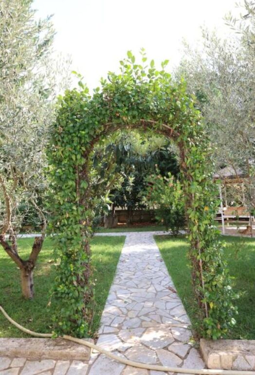 VENDESI SUPER VILLA IN VENDITA