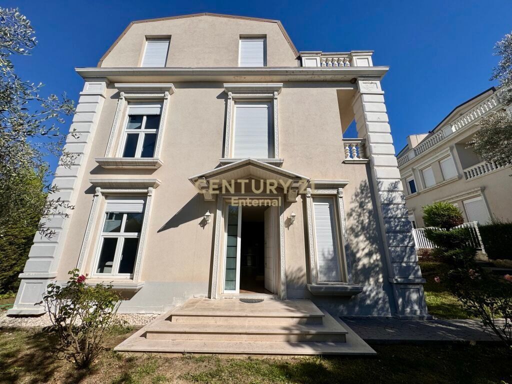 Luxury villa for rent near Teg